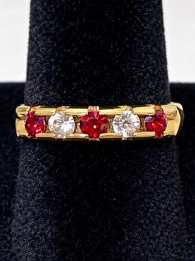 🥳BOGO! Gold Tone Eternity Ring w Alternating Clear & Red Crystals | Size 7 | EUC